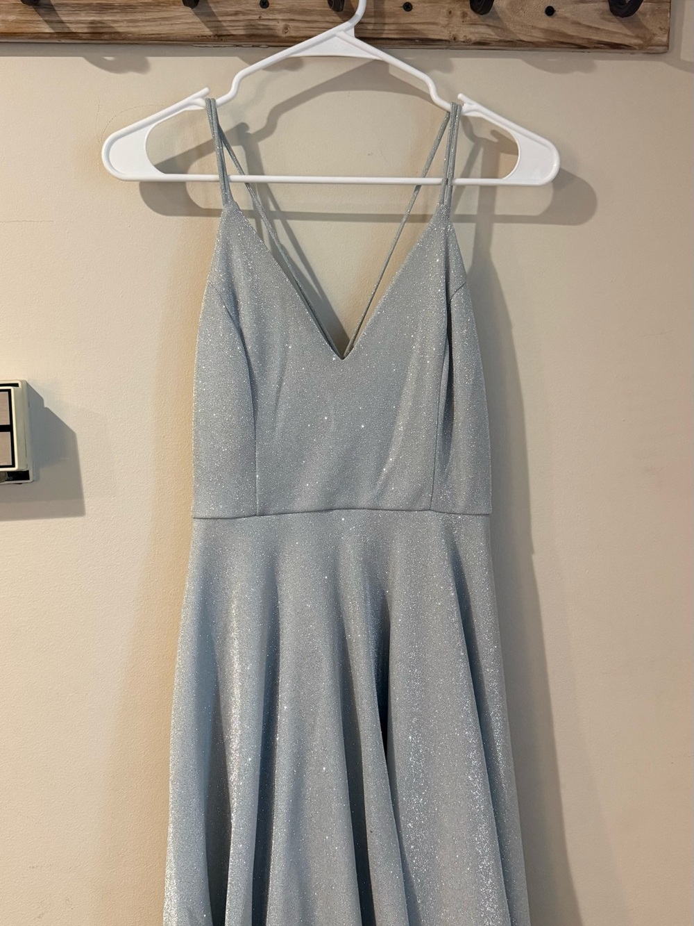 Windsor Sparkling Light silver V-Neck Spaghetti Strap Prom Dress